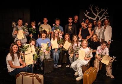 Warsztat RYBY w ramach projektu edukacyjnego Teatru Narodowego KLASA TN – po pokazie: uczennice i uczniowie SP nr 271. Fot. Marta Ankiersztejn